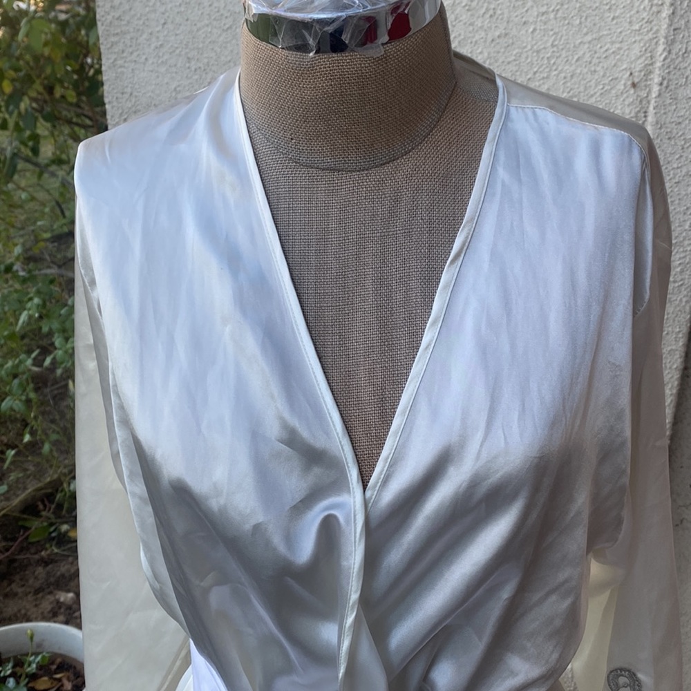Flora Nikrooz Vintage 1970’s stunning robe w/ beautiful embroidered sleeves - Picture 4 of 10